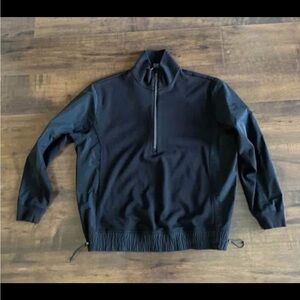 Women’s Athleta Triumph Hybrid 1/2 Zip Sweatshirt.  Black.  Size Small